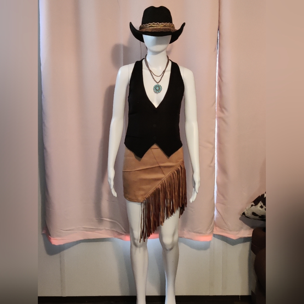 ***NWT-UPC Petite Fringe Trim Skirt